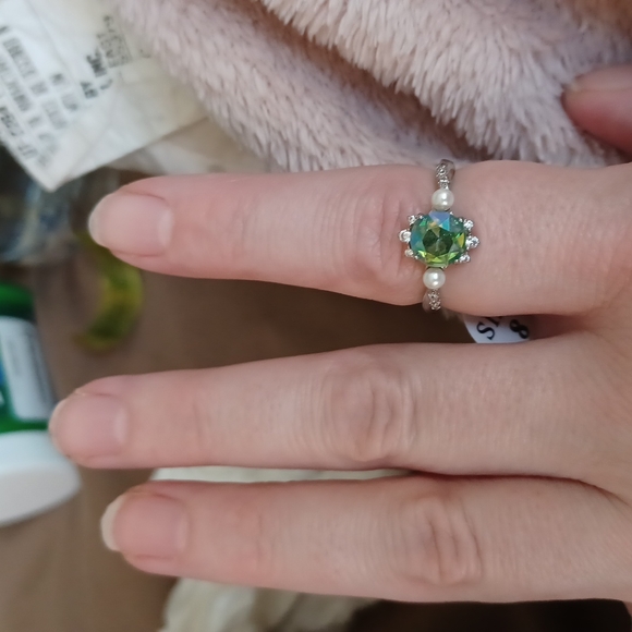 Ring - Picture 3 of 5